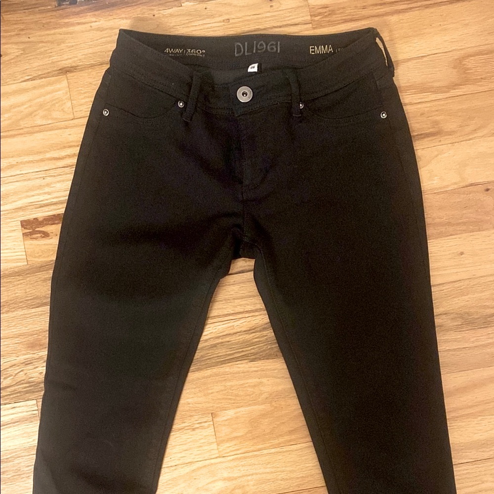 DL1961 Women's Black Jeans Size 26